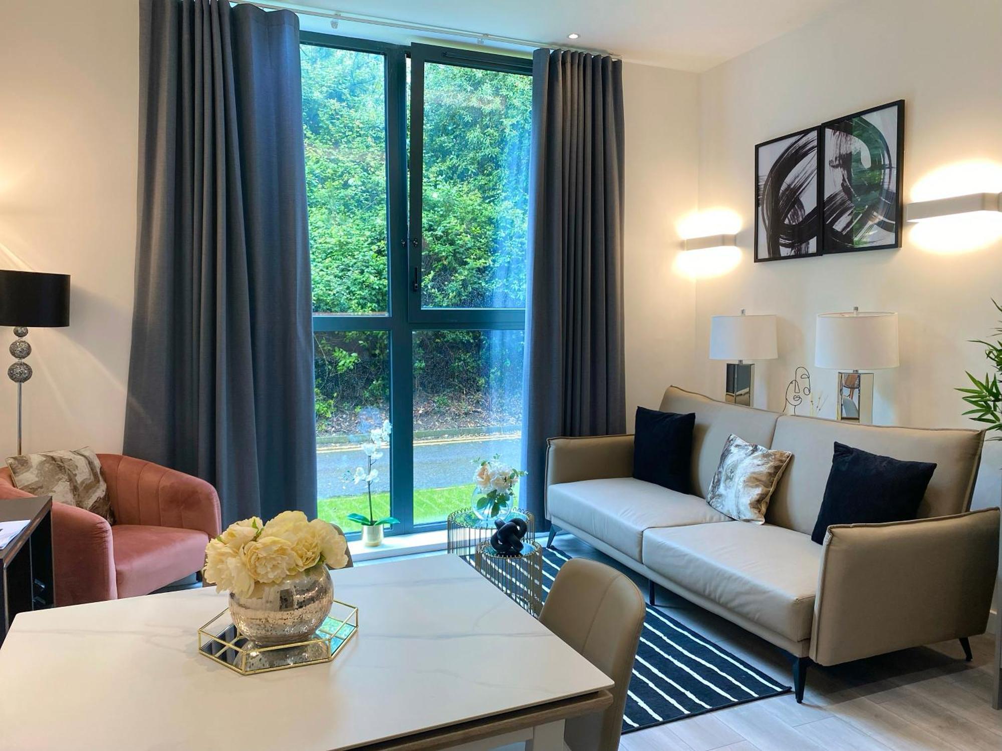 Newpointe Stunning 1-Bedroom Serviced Apartment Milton Keynes Exterior photo